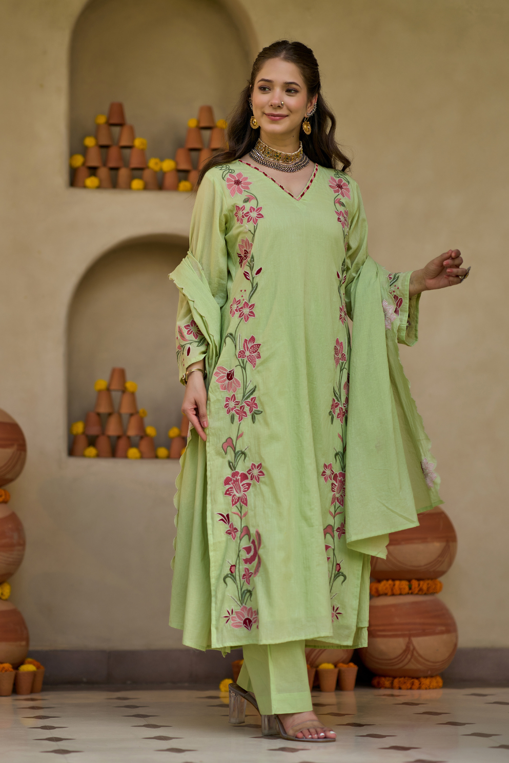Pista Charm Suit Set
