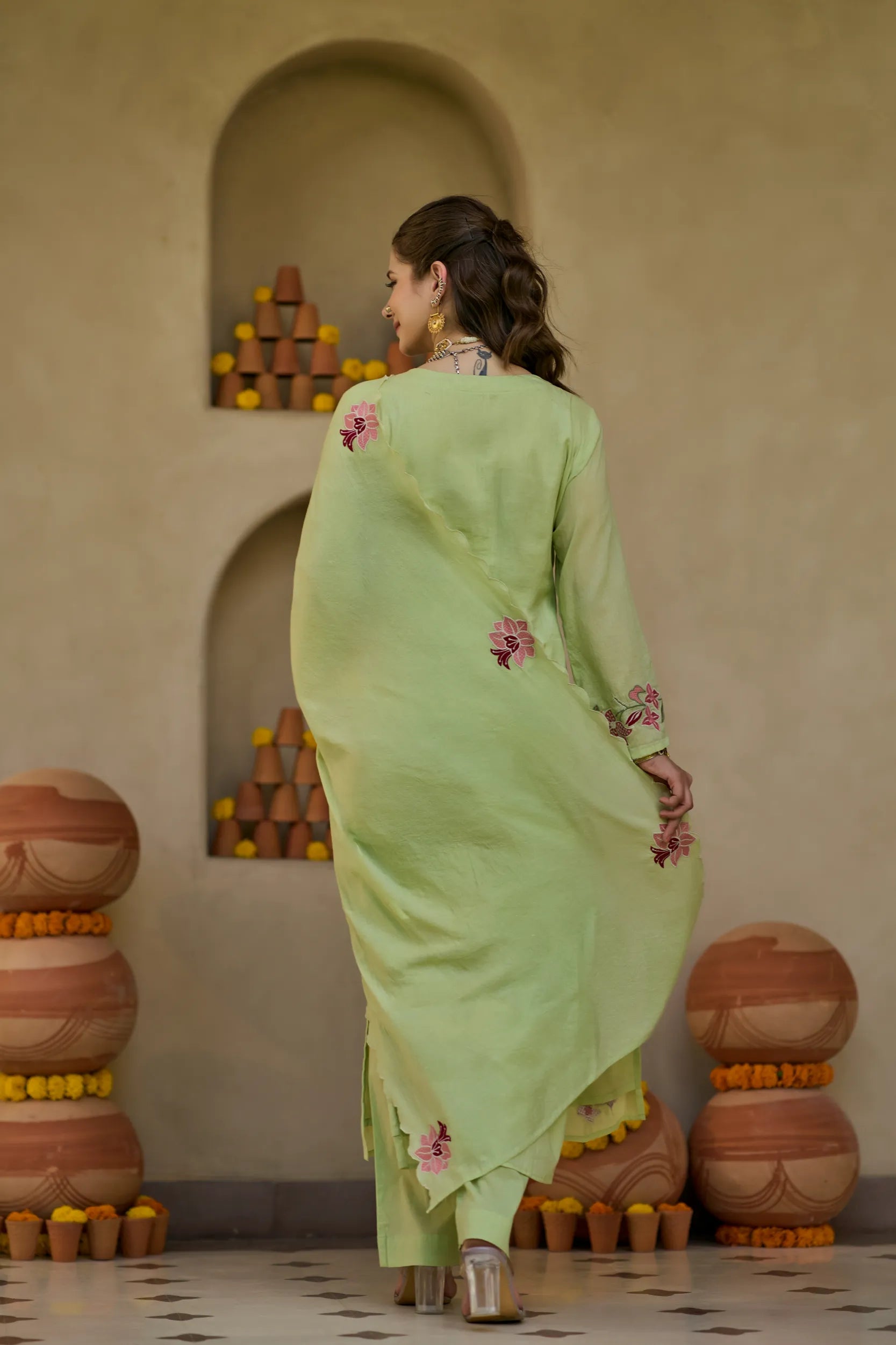 Pista Charm Suit Set