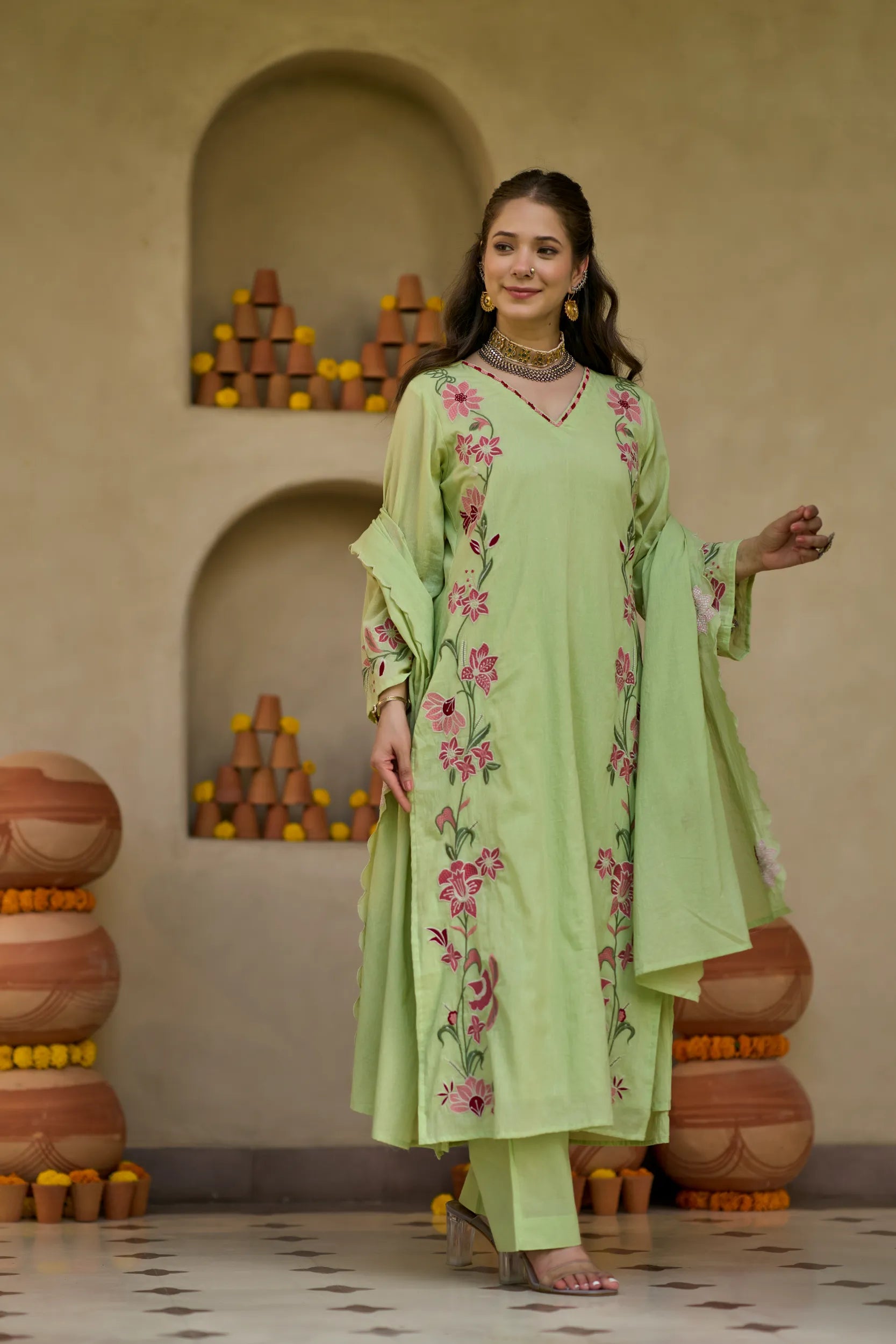 Pista Charm Suit Set
