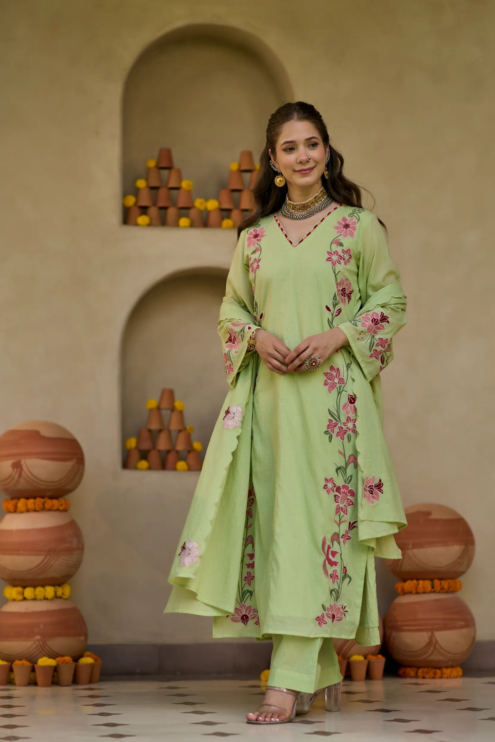 Pista Charm Suit Set