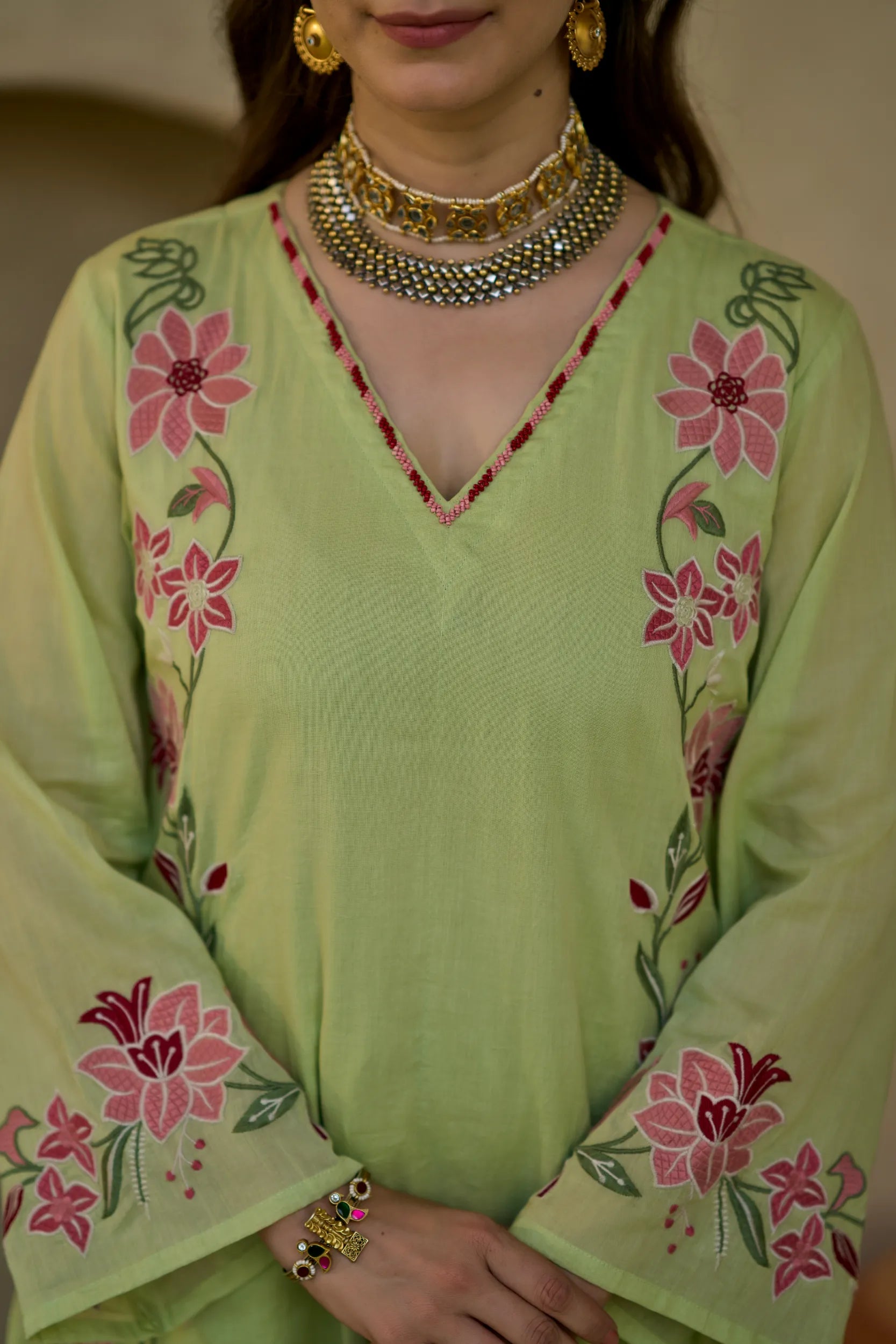 Pista Charm Suit Set