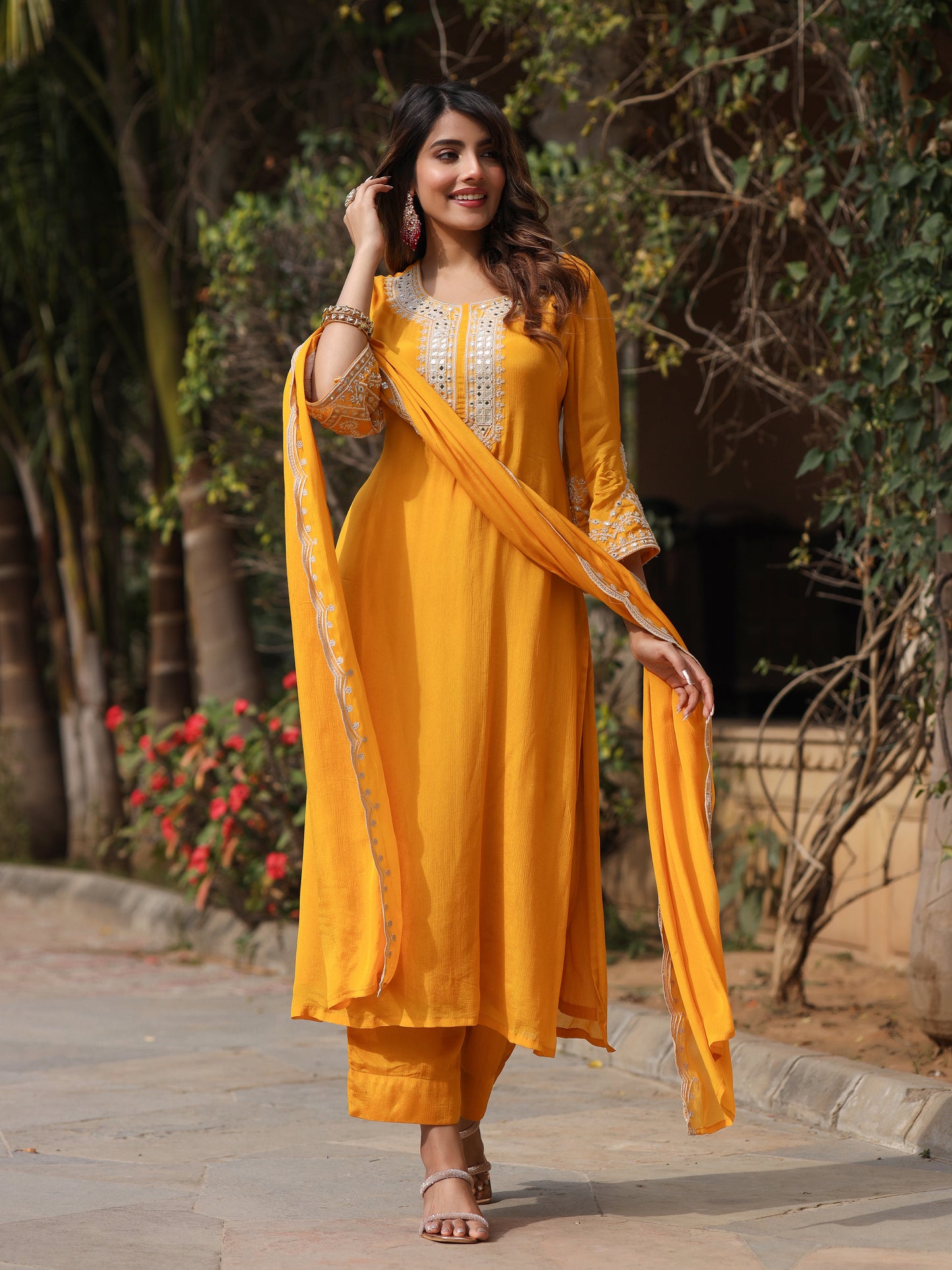 Jaune Yellow Chinnon Kurta Set