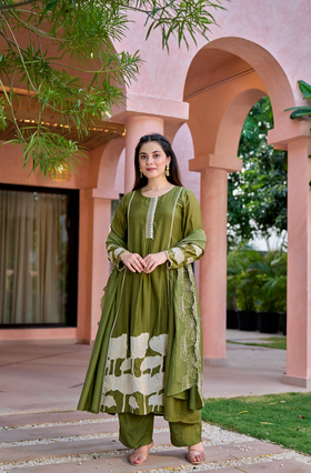 Leafy Lush Suit Set