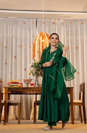 Emerald Bloom Russian Silk Suit Set
