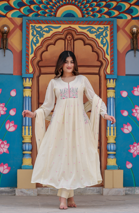 Pearl Glow Mulmul Suit Set