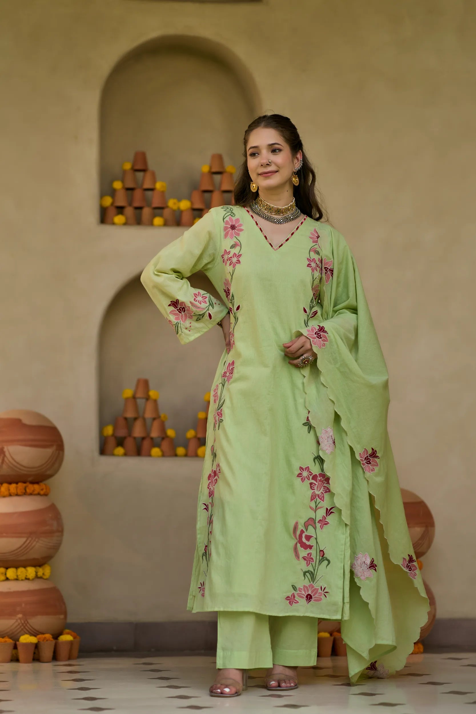 Pista Charm Suit Set