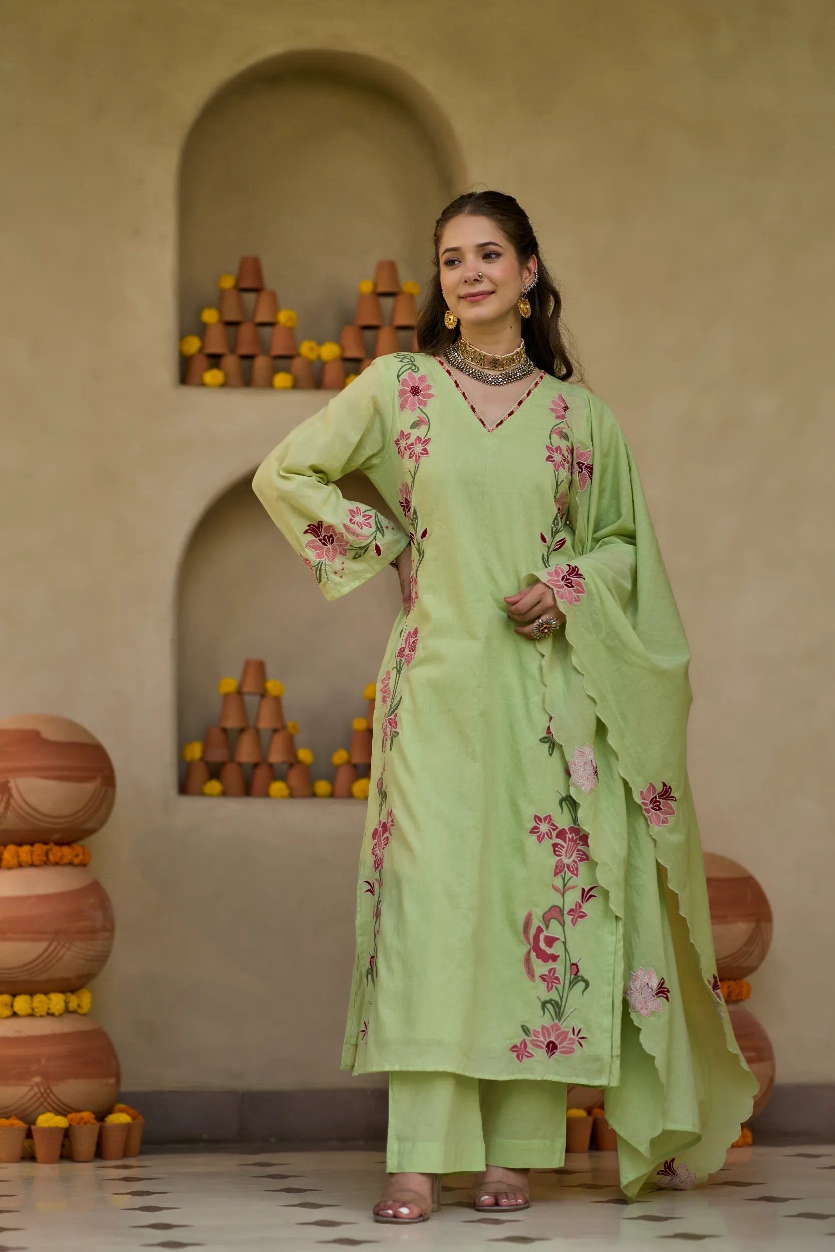 Pista Charm Suit Set