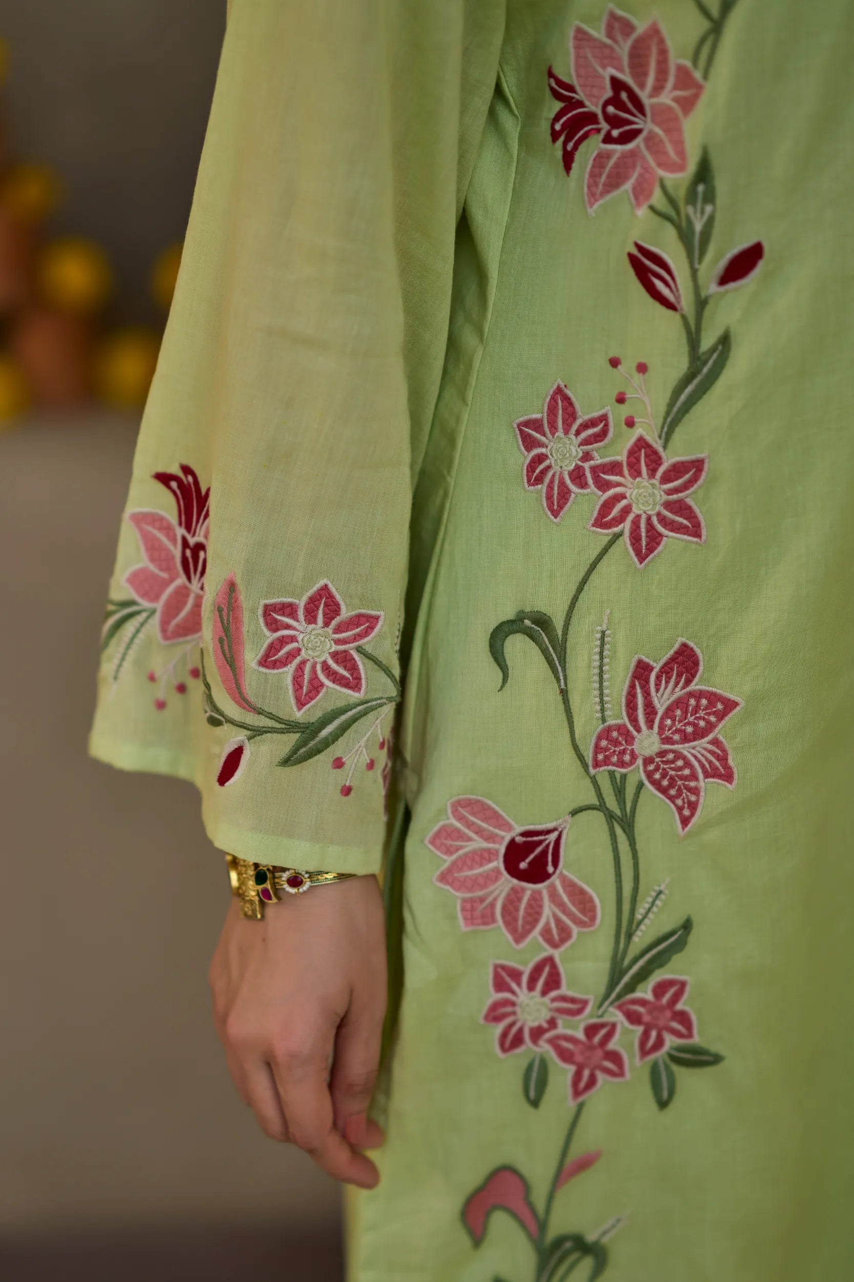 Pista Charm Suit Set