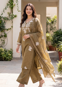 Hazel Bloom Embroidered Set