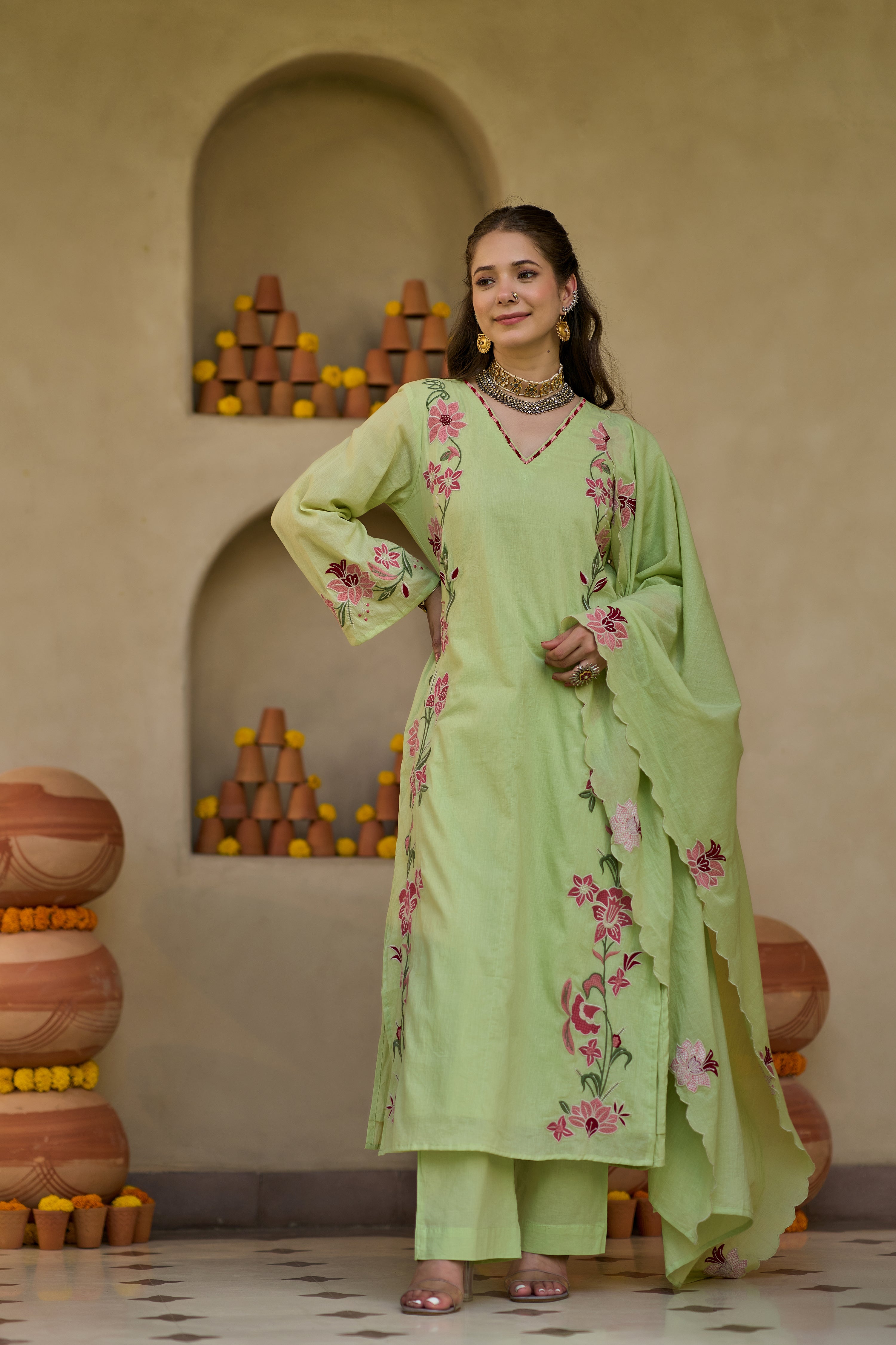 Pista Charm Suit Set