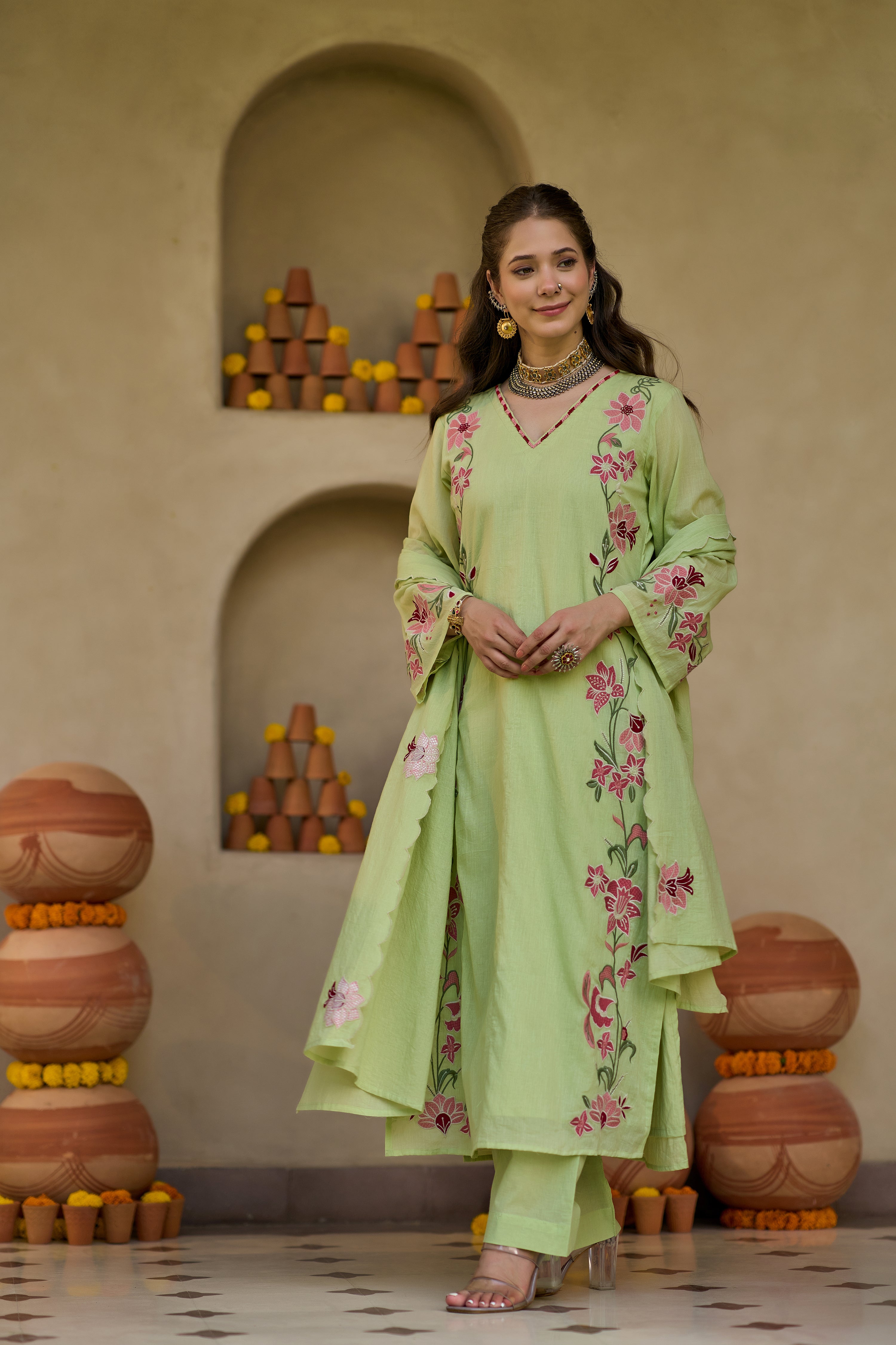 Pista Charm Suit Set