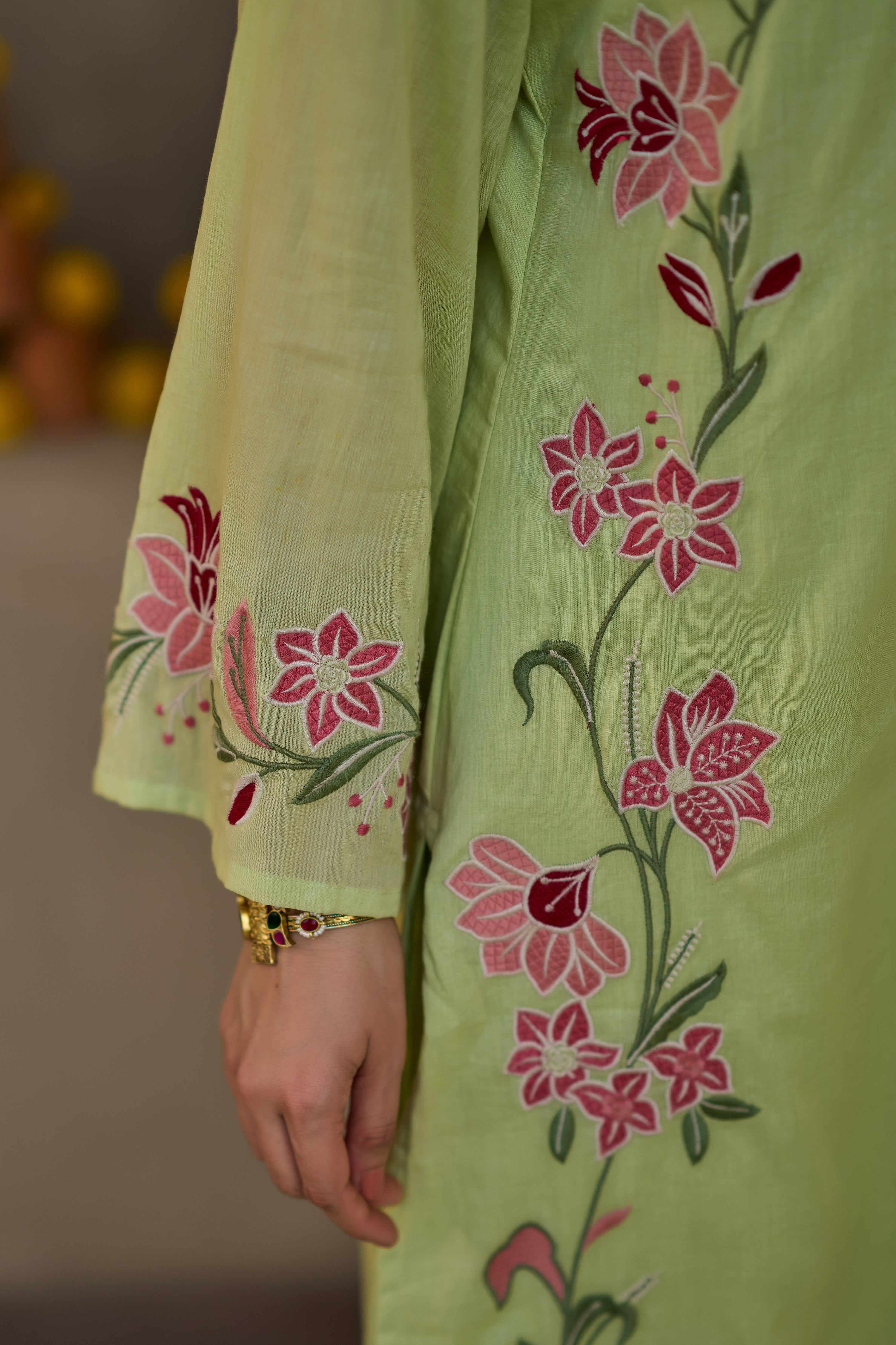 Pista Charm Suit Set