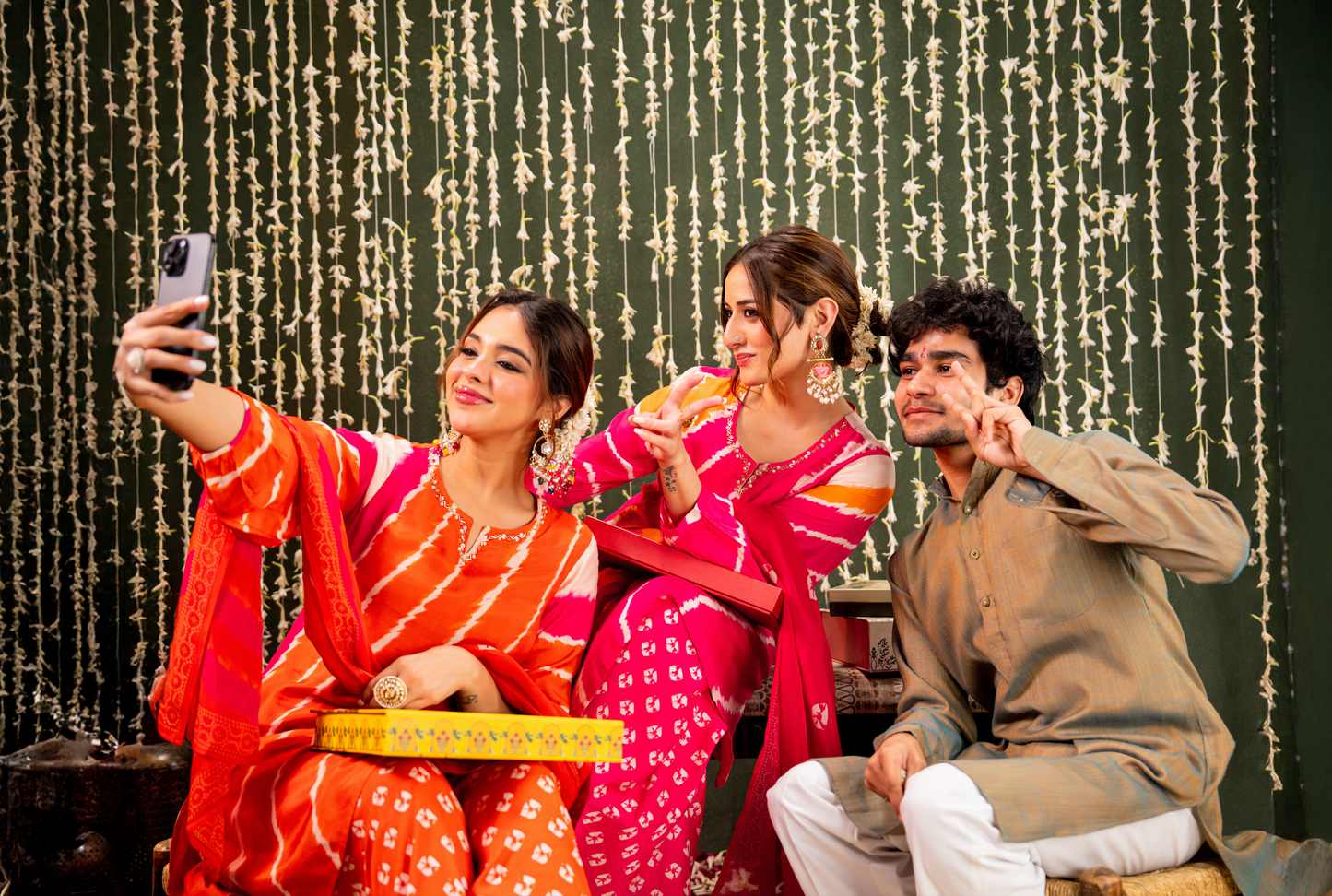 Phoolwari Pink Suit Set